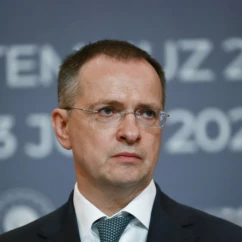 Владимир  Ростиславович  Мединский